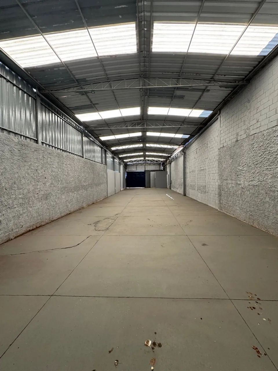 Galpão 390m2- Parque das Oliveiras-SP