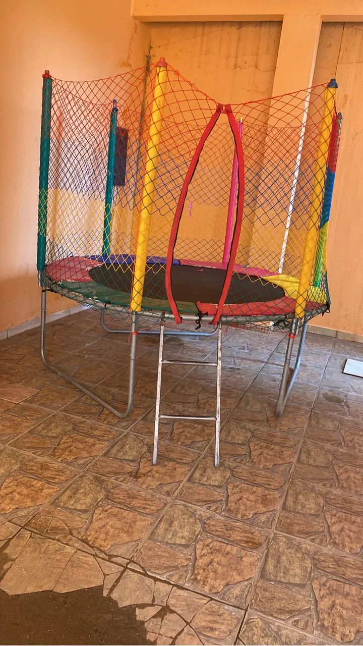 Aluga-se pula pula