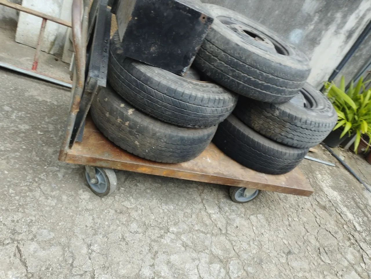 Carrinho plataforma 800 kg 1,50 x 0,8 - Foto 2