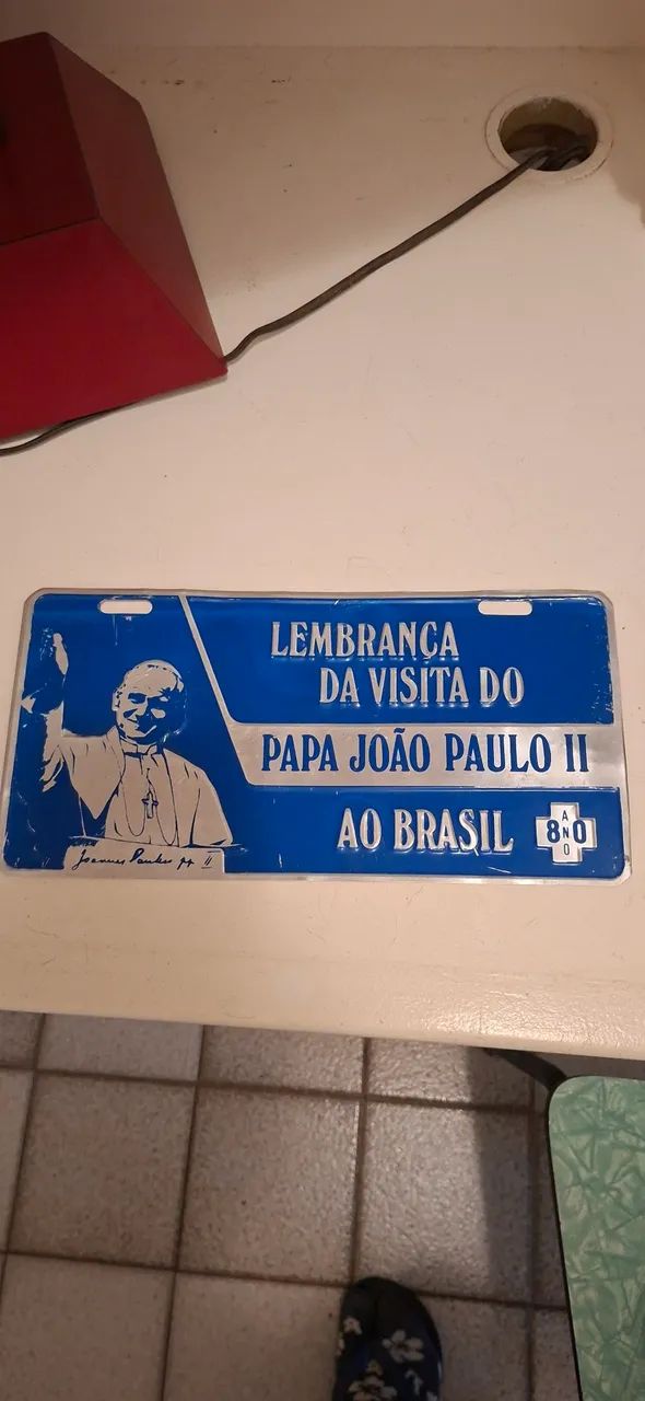 Placa comemorativa da visita do Papa João Paulo II