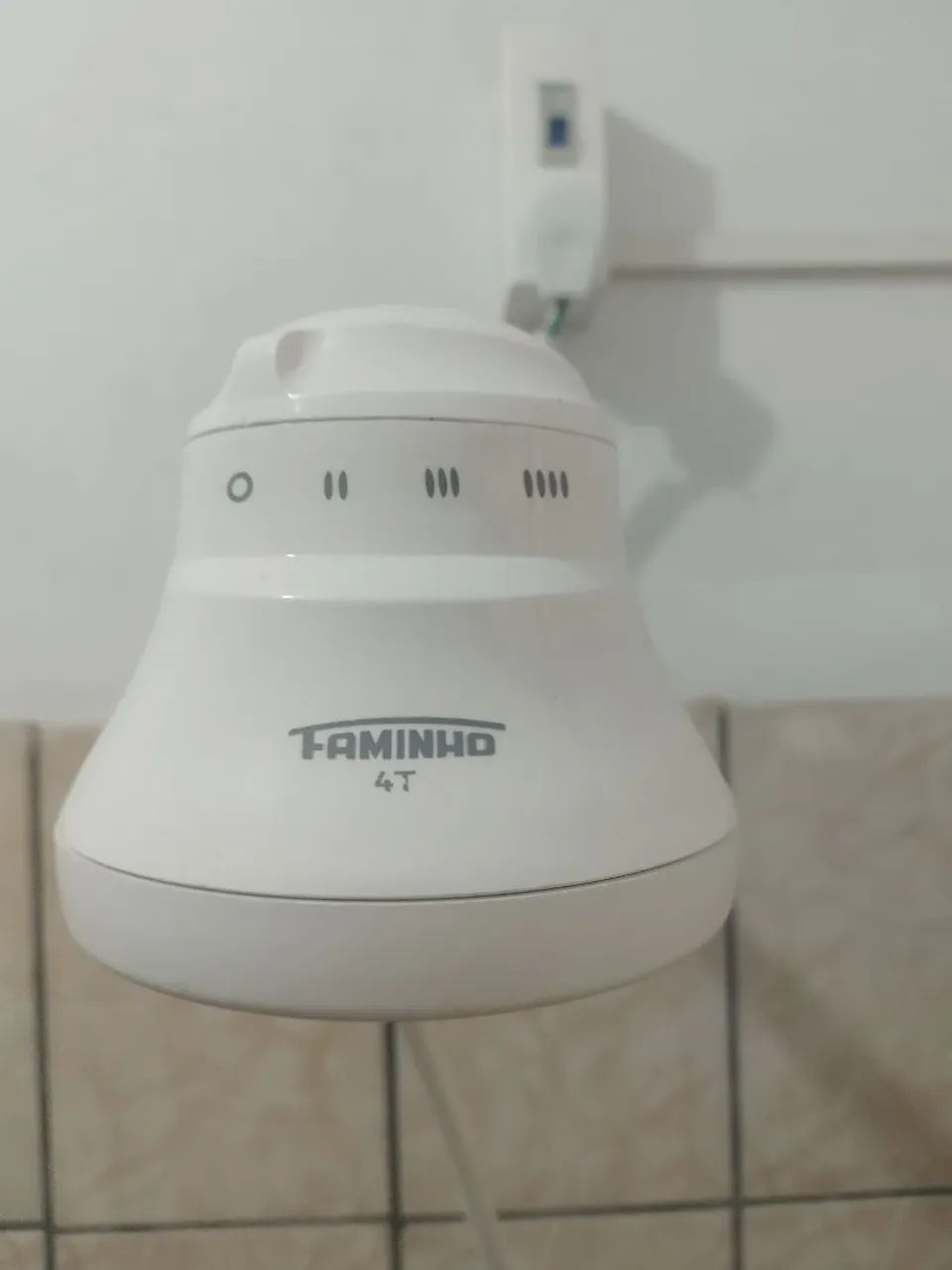 2 chuveiros elétricos Faminho 4t