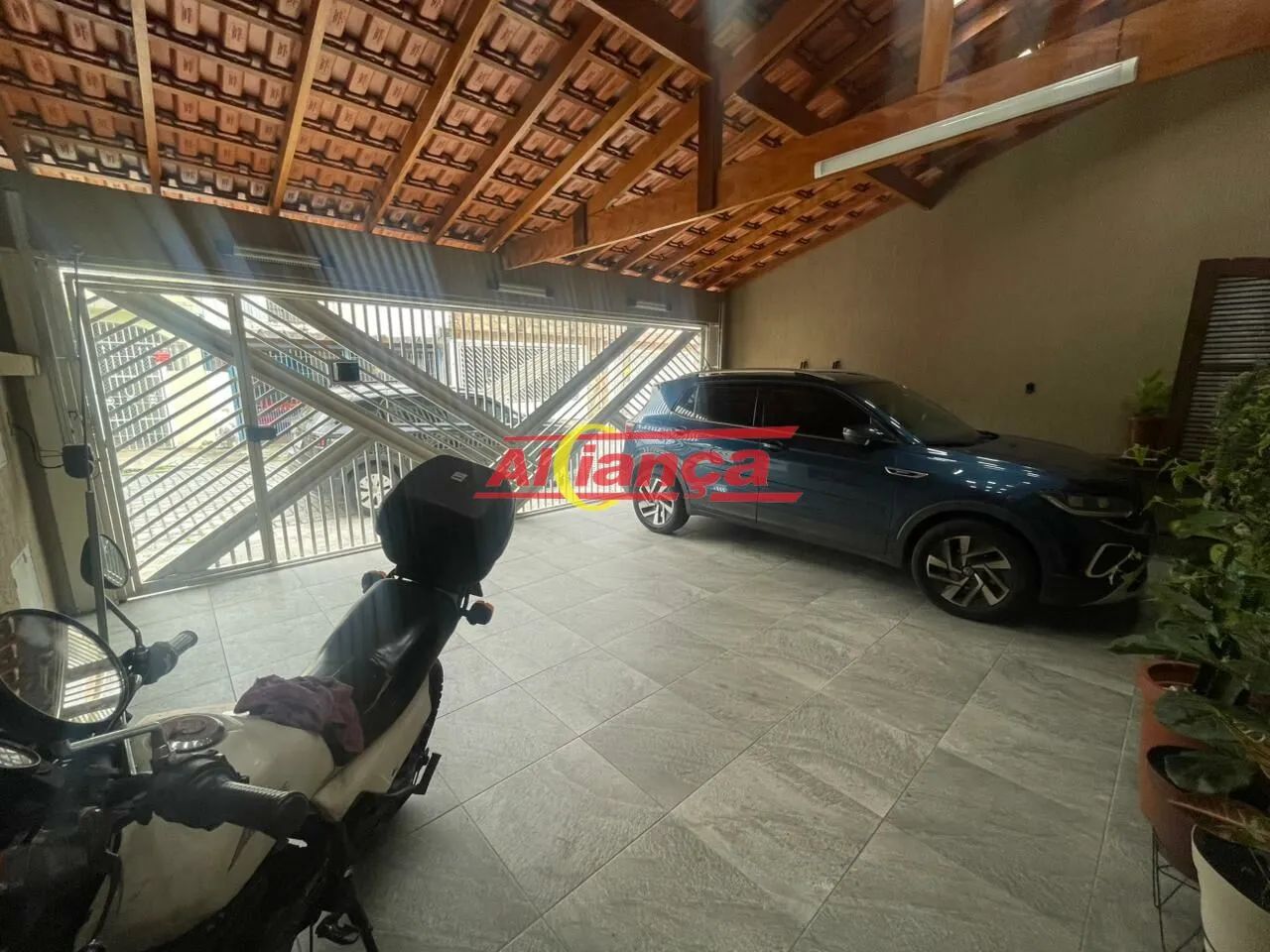 Casa Térrea 3 Quartos (1 Suíte) - Vila Carioca em Guarulhos/SP.