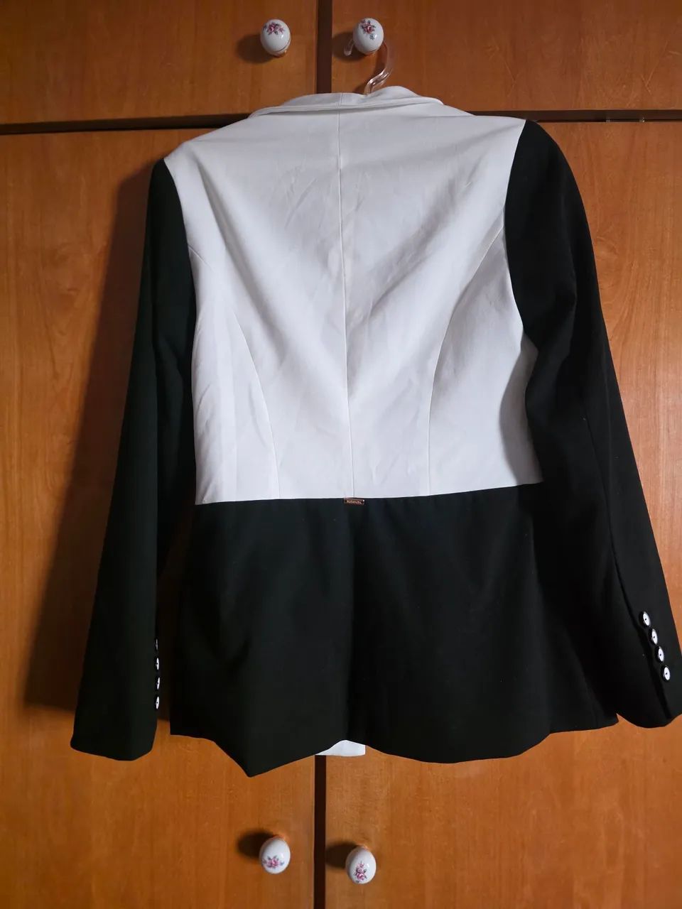 Blazer Rabush Preto e Branco - Foto 3