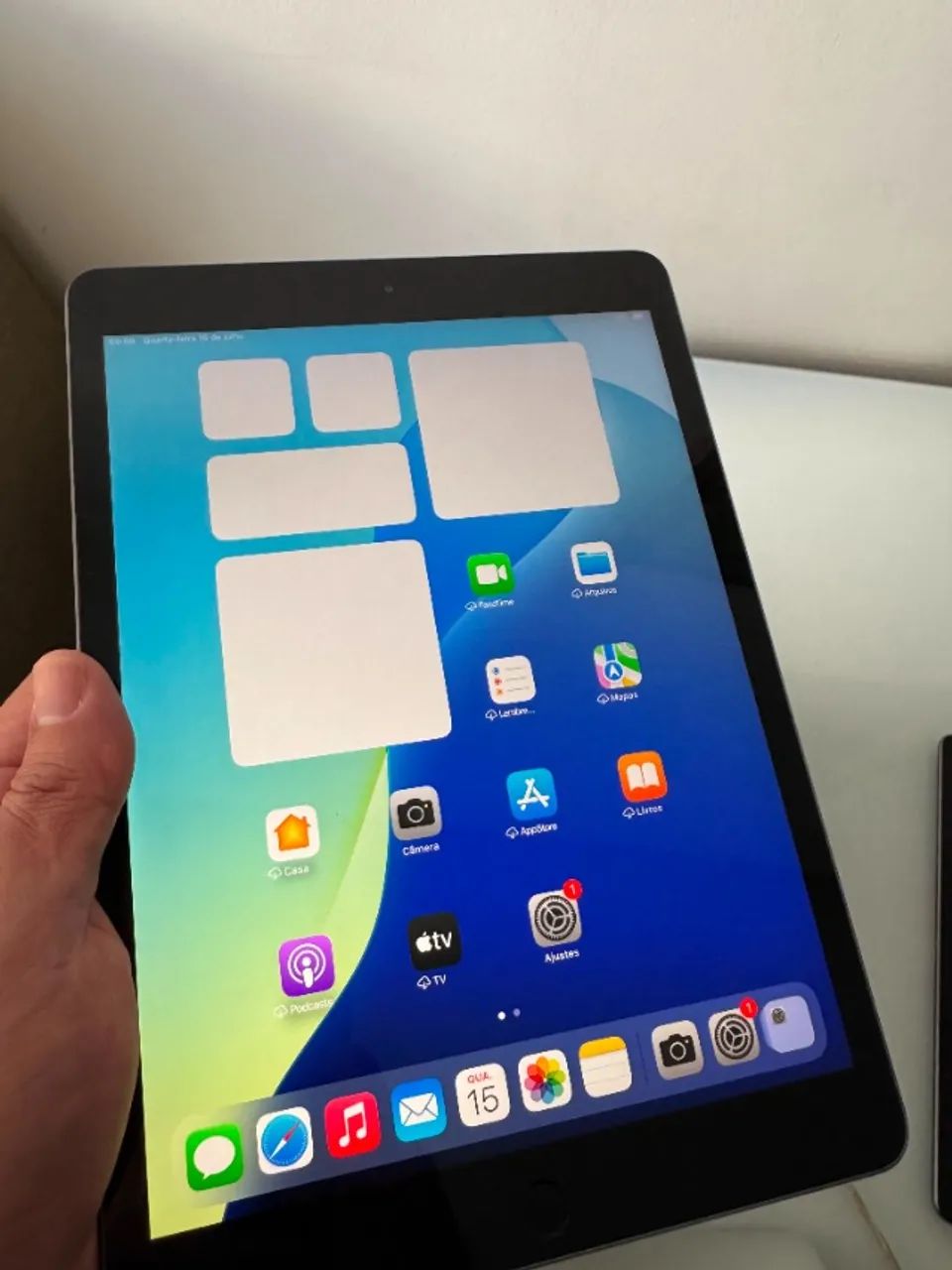 IPAD 7 - 32GB - WIFI - SEMI NOVO COM CAIXA 