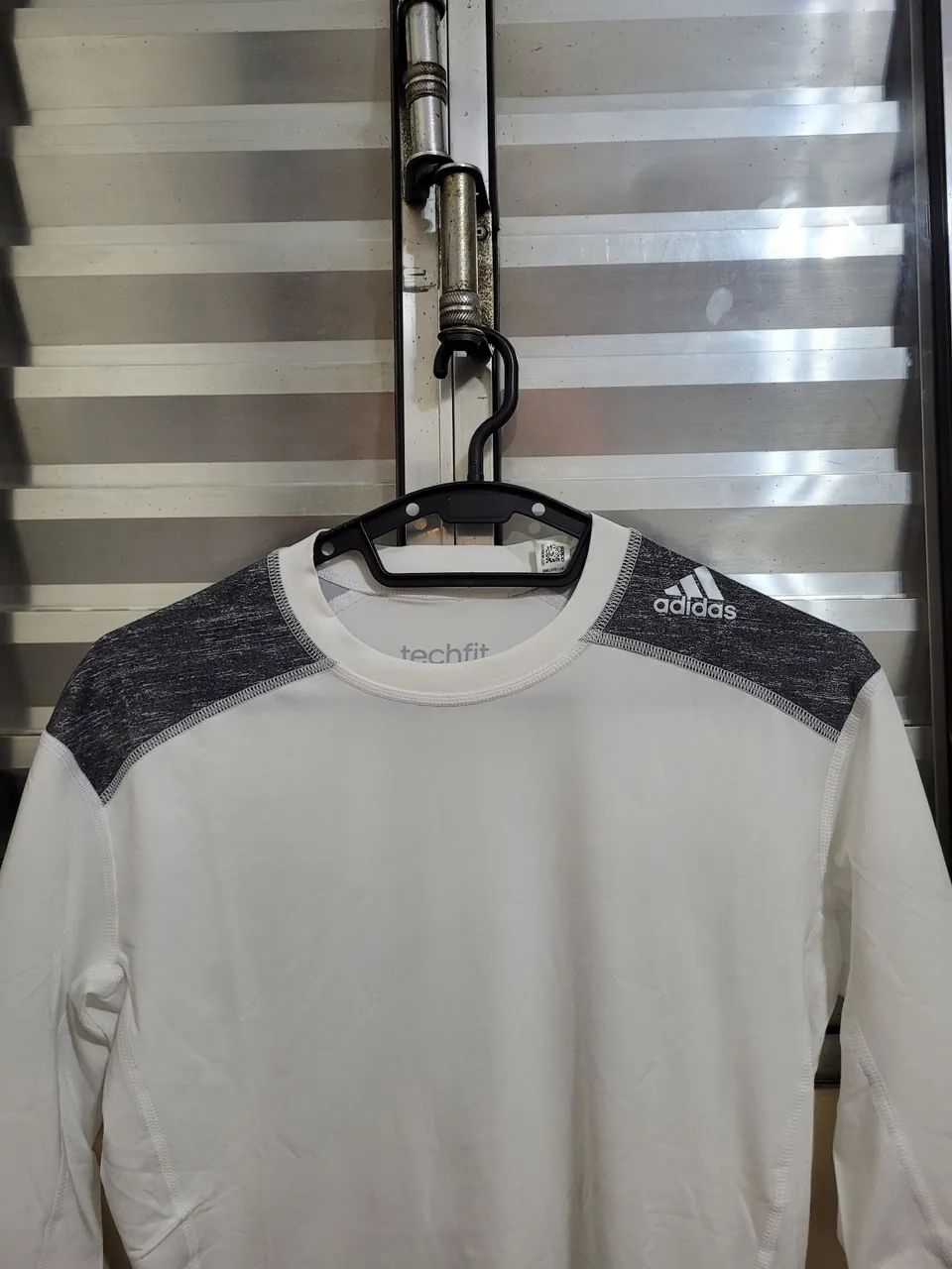 Camisa de Compressão Adidas Base Techfit Branca - Foto 3