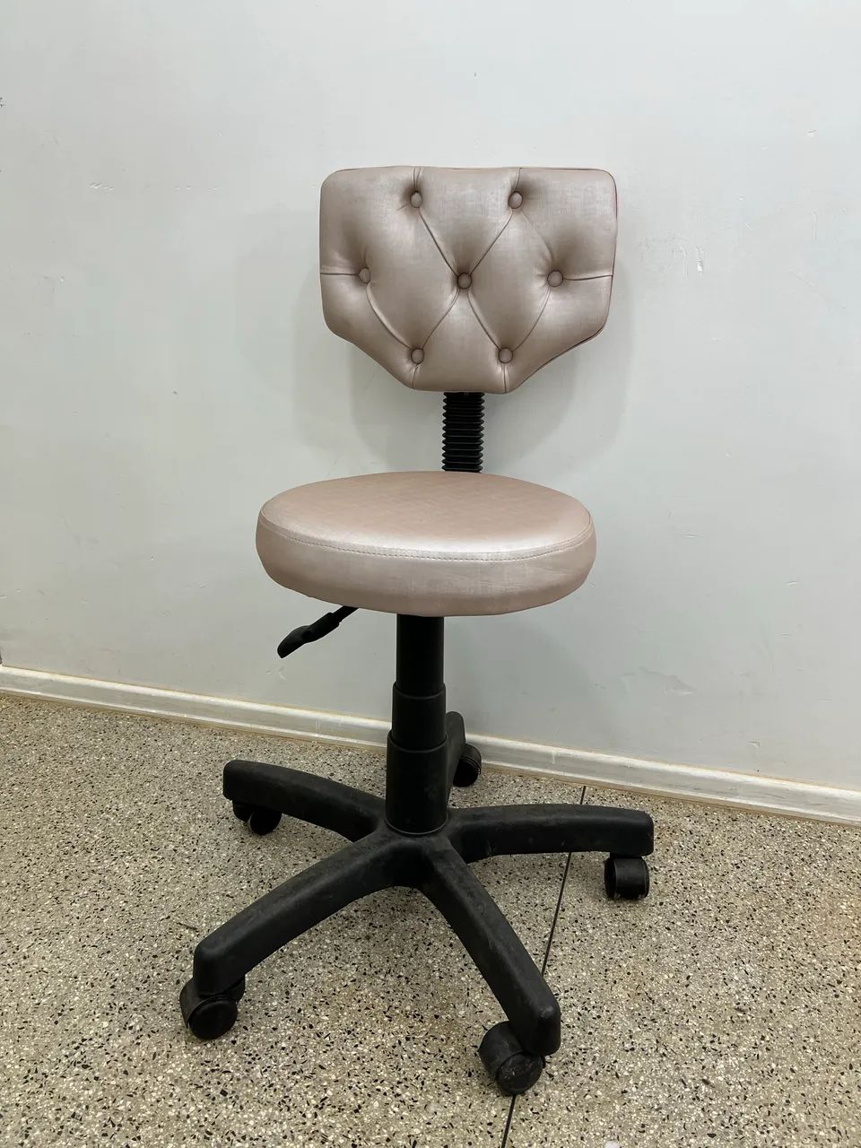 Mocho/cadeira para clínica ou studio - Foto 3