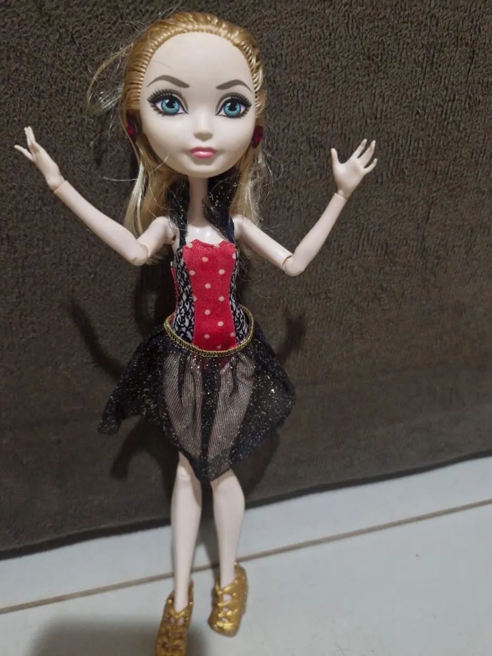 Boneca  Ever After High Praia Apple White - Foto 2