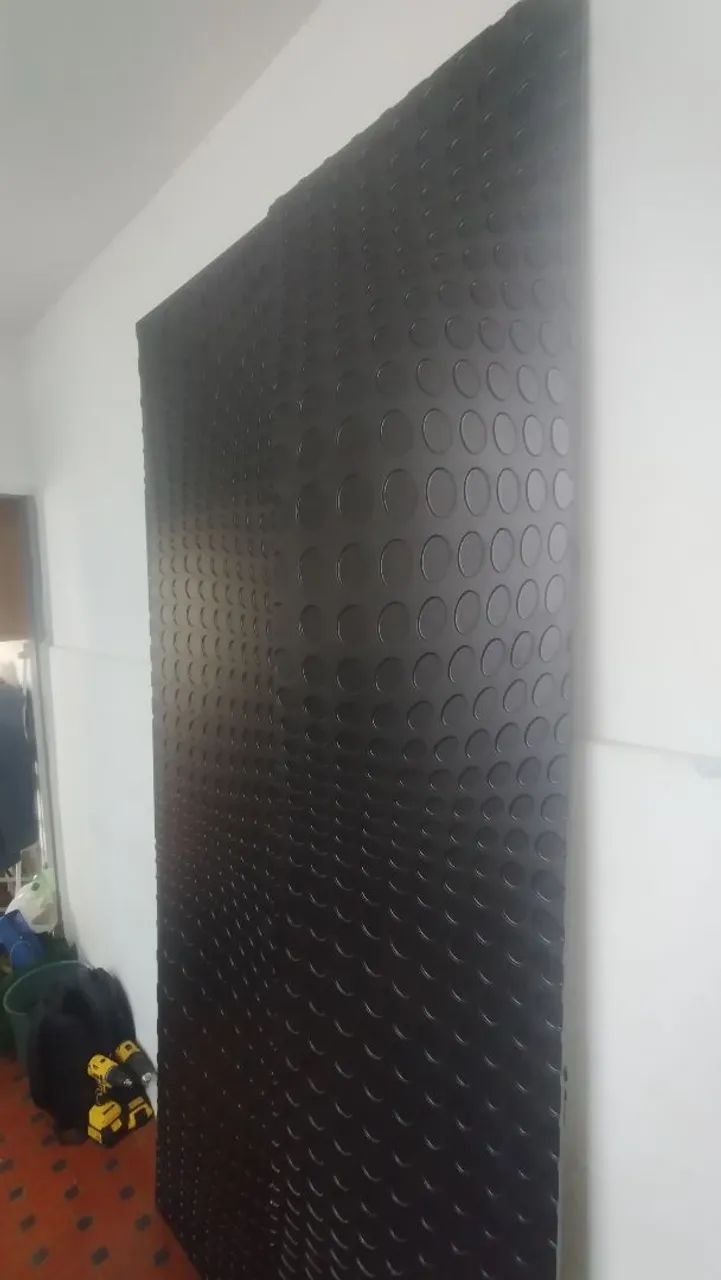 Painel MDF Decorativo 3D Moeda Preto 2,43x1,20m - Fixação Velcro