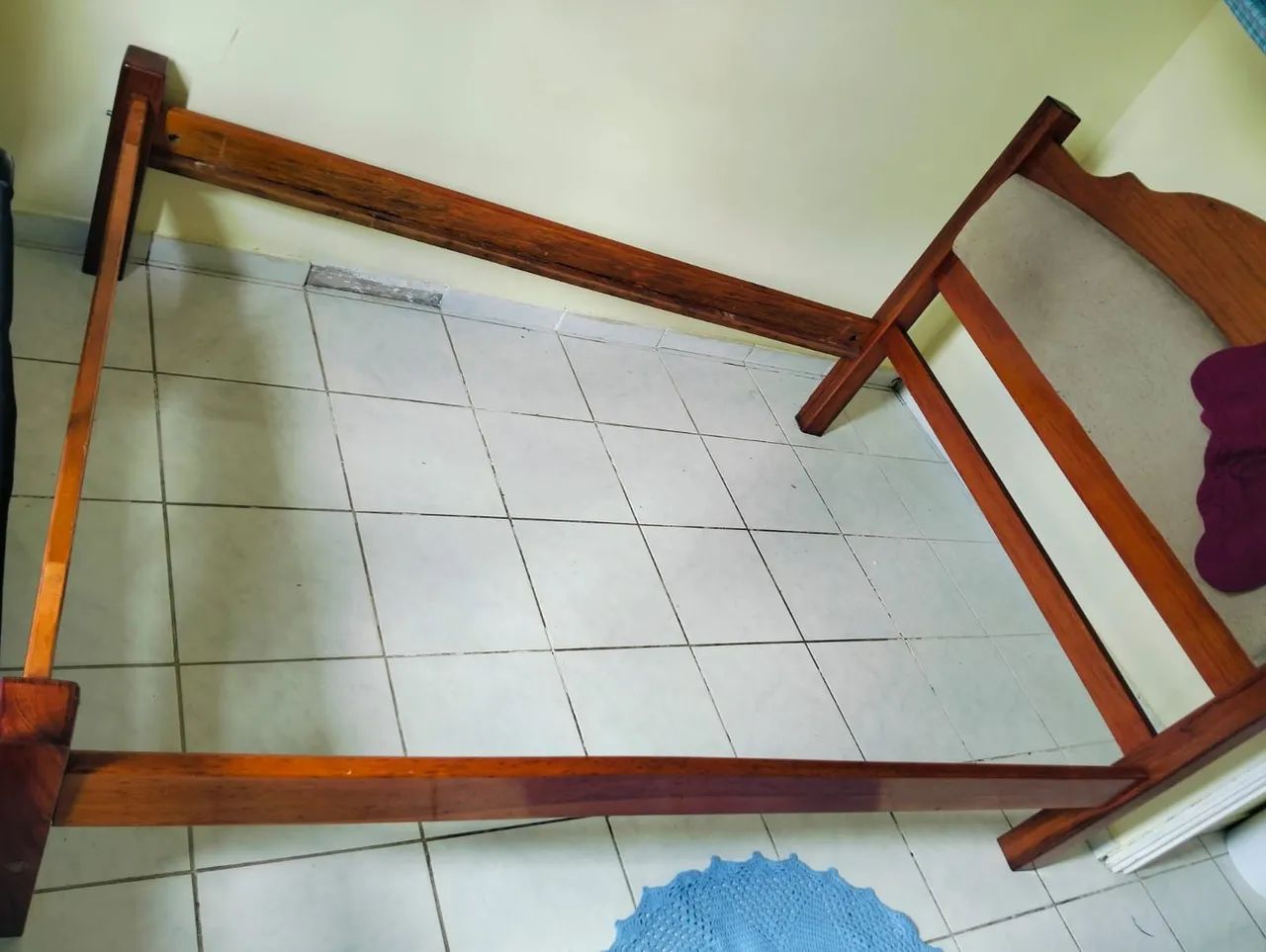 Cama de madeira casal