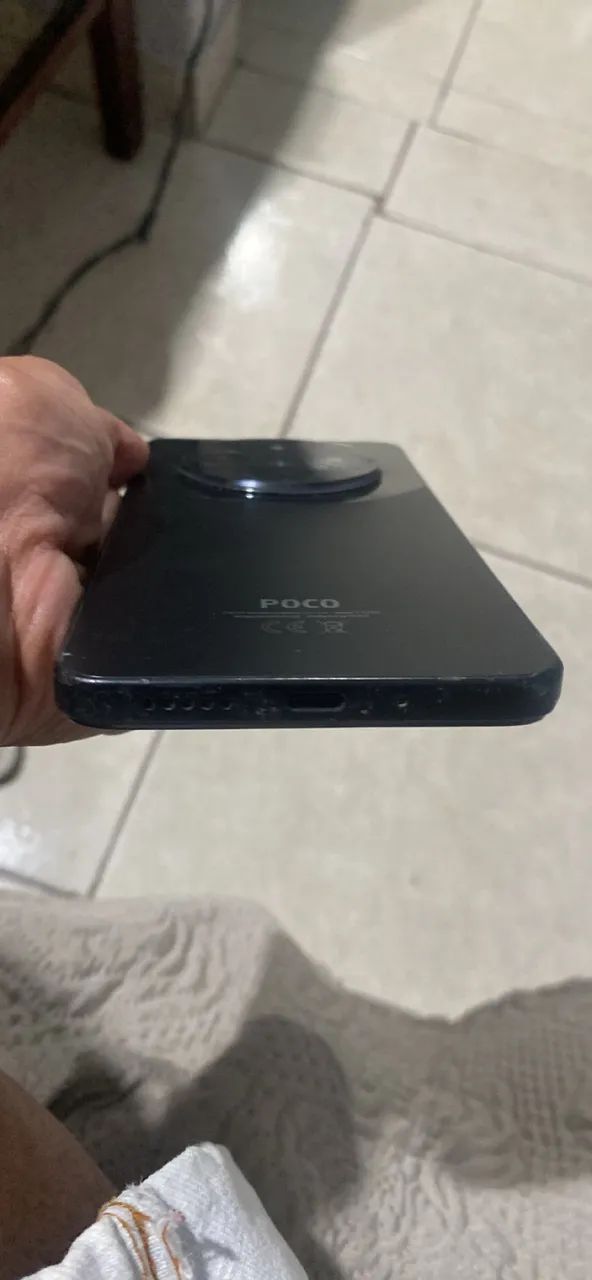 Vende-se ou troca um celular poco c75 256 e um iPhone 11 se for vender só o Android e 800 - Foto 3