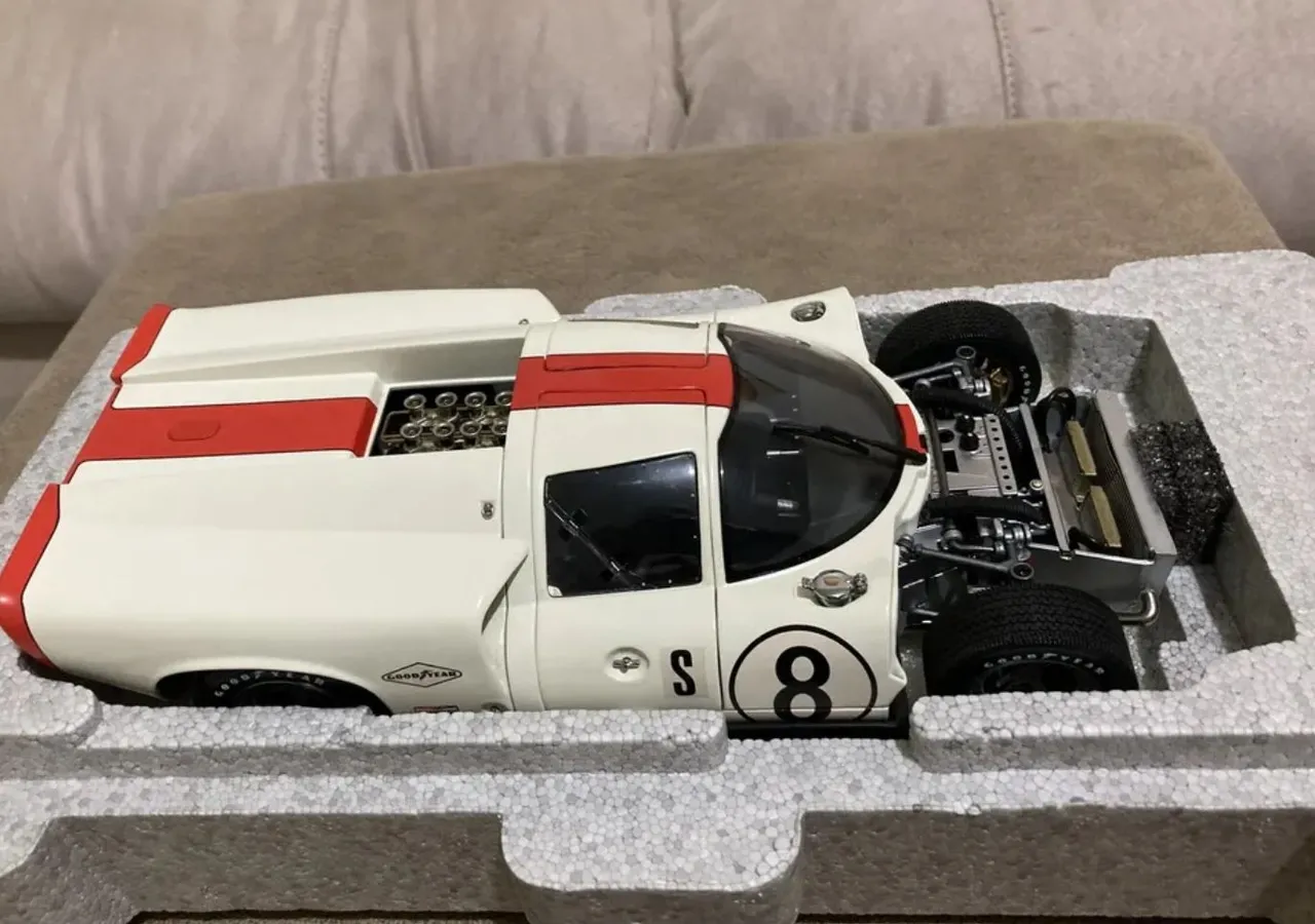 Miniatura 1.18 Porsche 911 Carrera RSR Turbo 2.1 1974 Autoart
