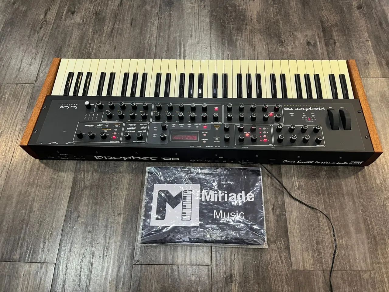 Sintetizador Dave Smith Prophet 08 - Á Vista 17.990 ou até 21x