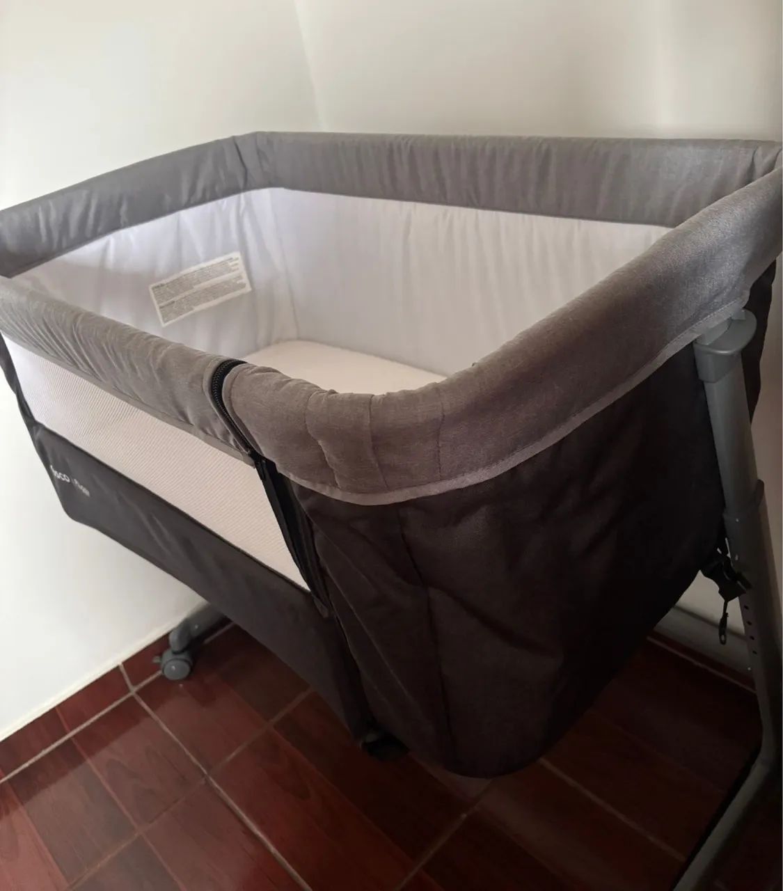 Berço Cosco Co-bed Pluggy - Cinza Escuro - Foto 3