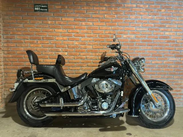 HARLEY-DAVIDSON DELUXE