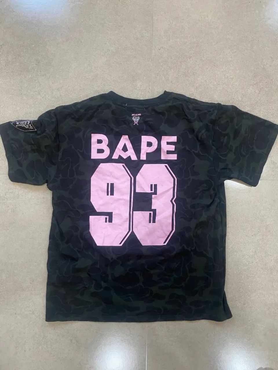 camisa bape x inter miami cf camo tee - tam g - Foto 2