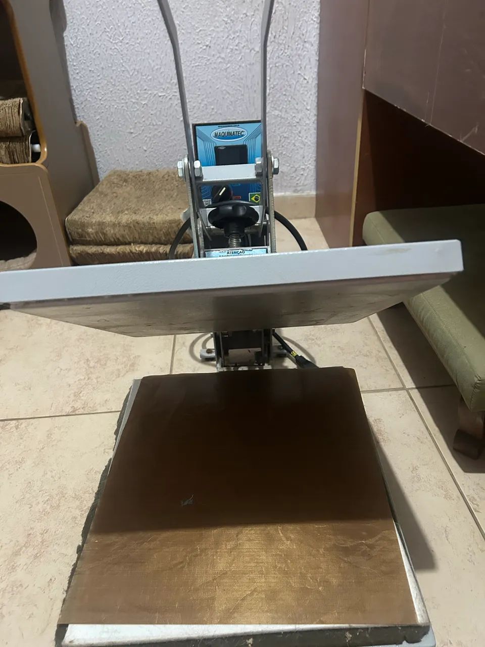 *PRENSA TÉRMICA MÁQUINATEC SEMI-NOVA - 40CM DE ABERTURA* - Foto 3