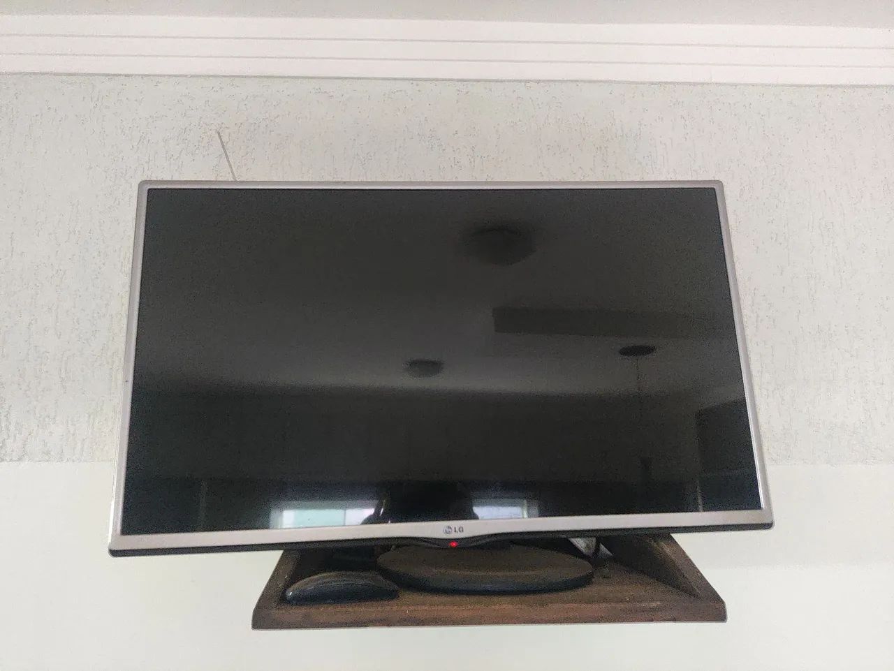 TV 32" LG, HDMI, não Smart.