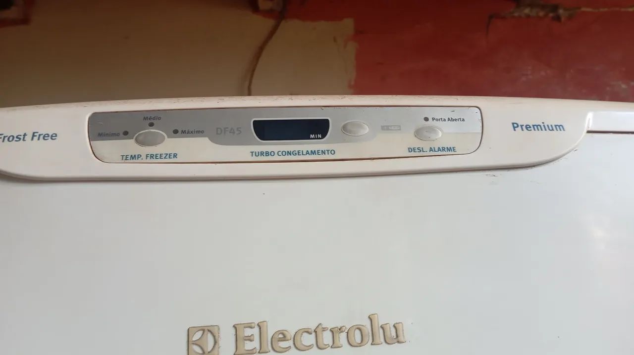 Geladeira Eletrolux Com Defeito - Foto 2