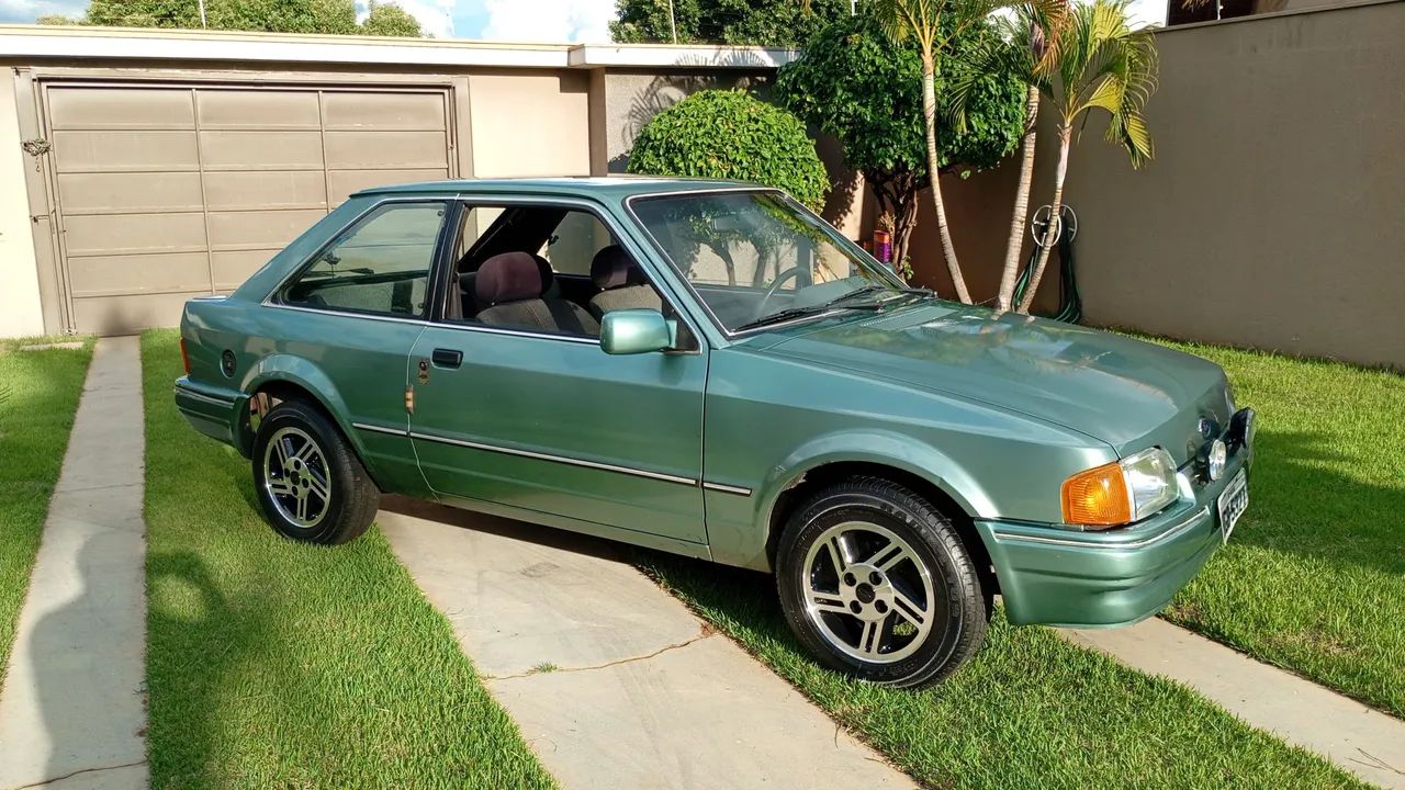 Ford Escort GL 1.6i / 1.6 (álcool) 1990