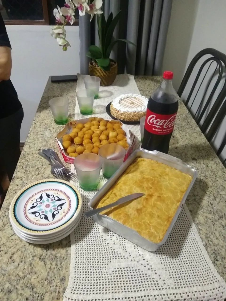 Mesa de Cozinha com 6 Cadeiras e Base de Granito - Foto 3