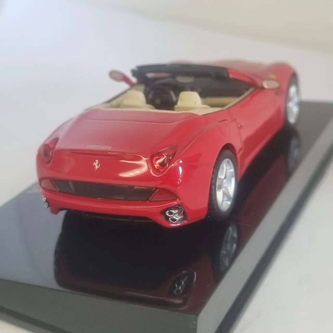 Ferrari California 1:43 - Foto 3