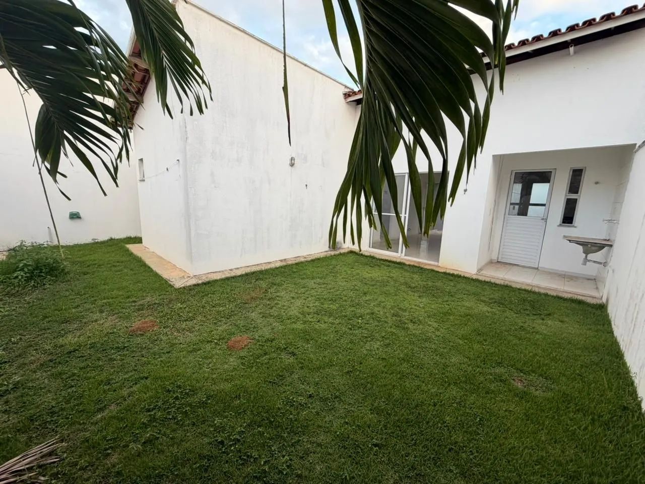 Excelente casa espaçosa no Sim com 3/4 e closet  - Foto 2
