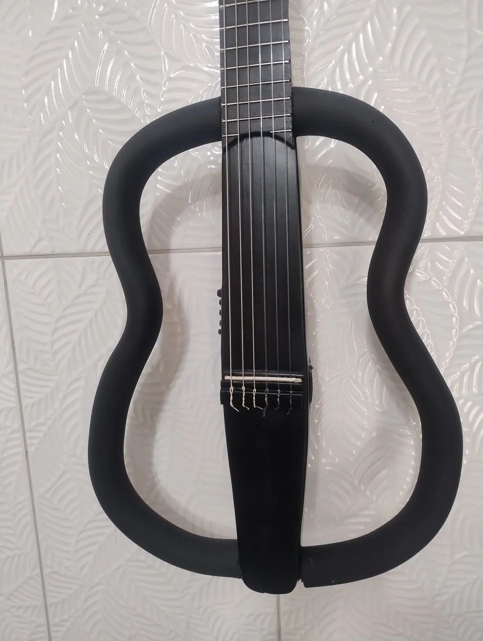Violão vazando luthier náilon todo perfeito  - Foto 3