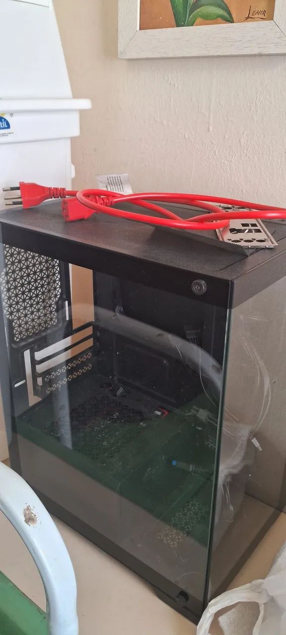 Gabinete transparente com fonte 