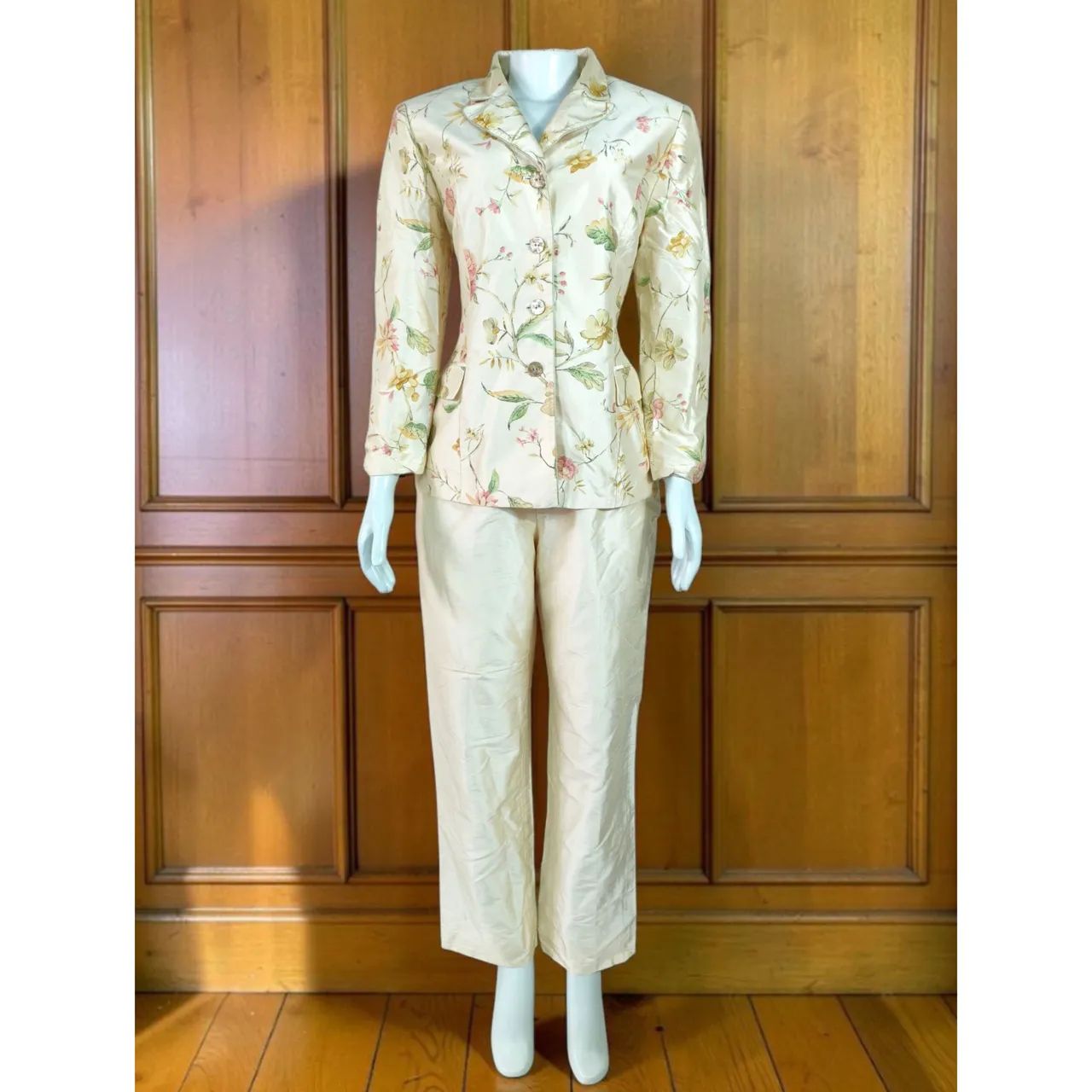 Conjunto alfaiataria 100% seda blazer estampado estilo oriental e calça importado luxo M