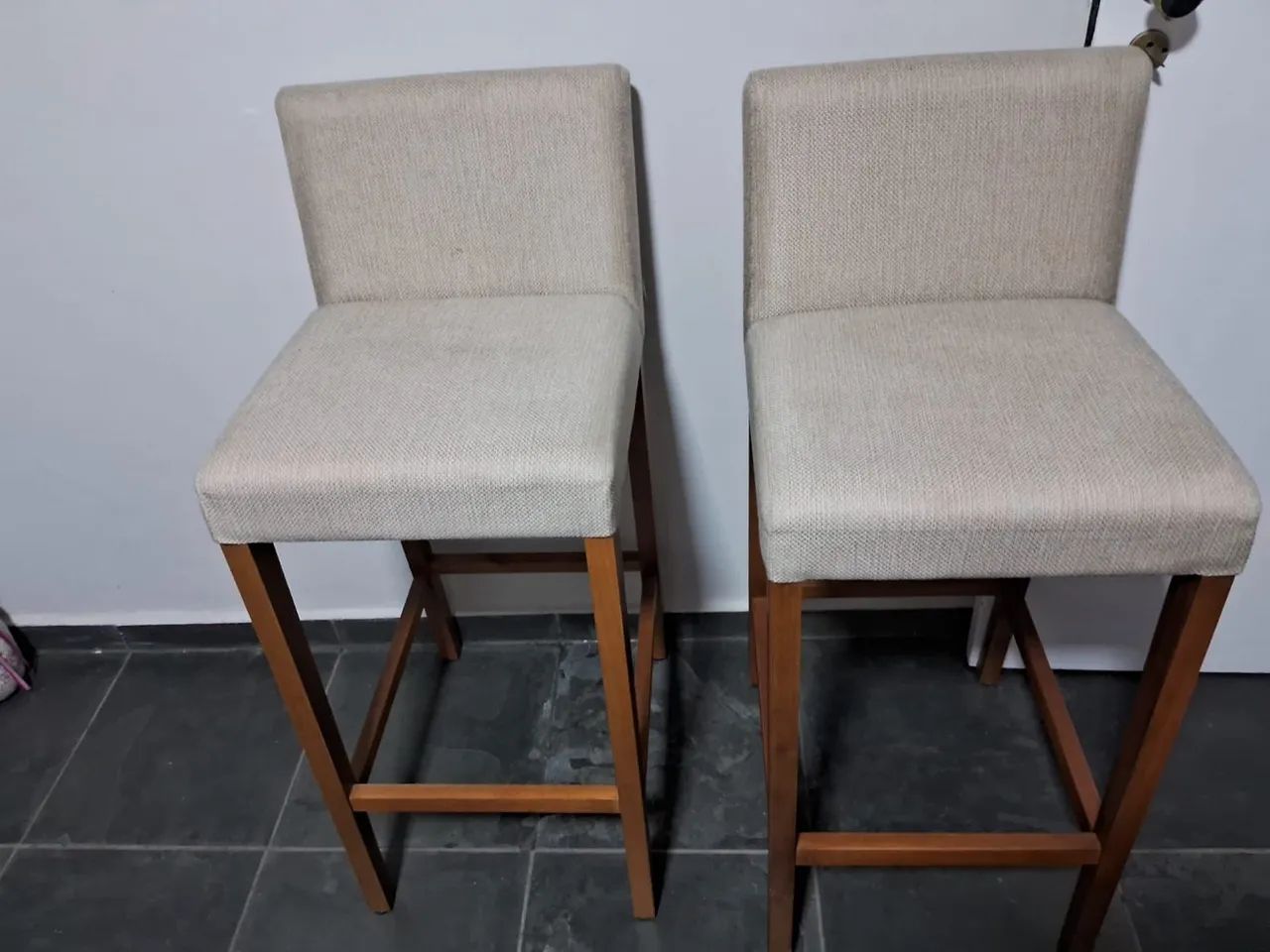Conjunto com 2 banquetas 