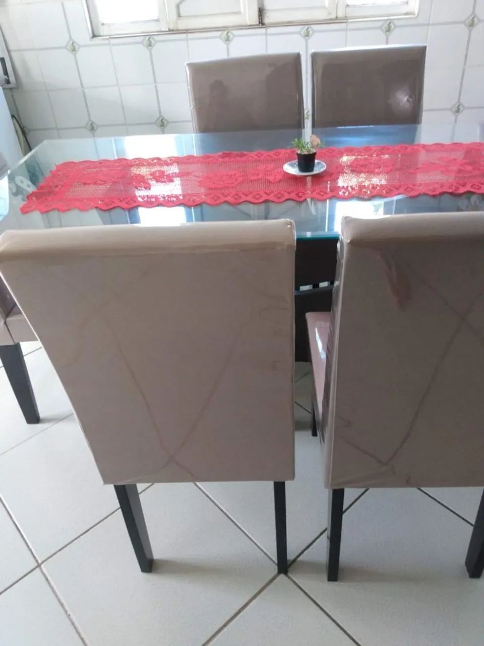 Vendo mesa de vidro com 6 lugares  - Foto 3