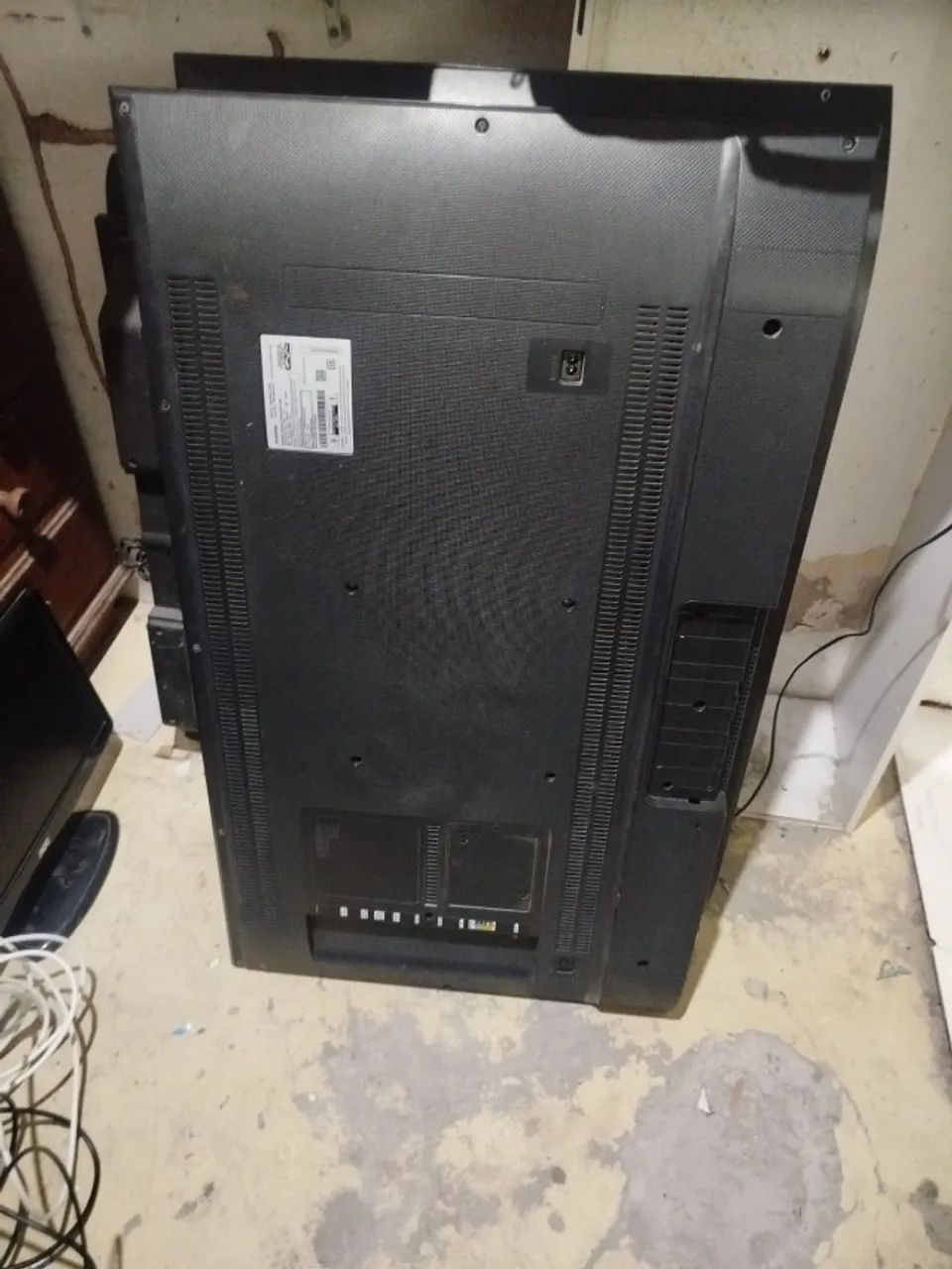 Vendo essa TV Samsung de 43 Polegadas, Tela Quebrada - Foto 2