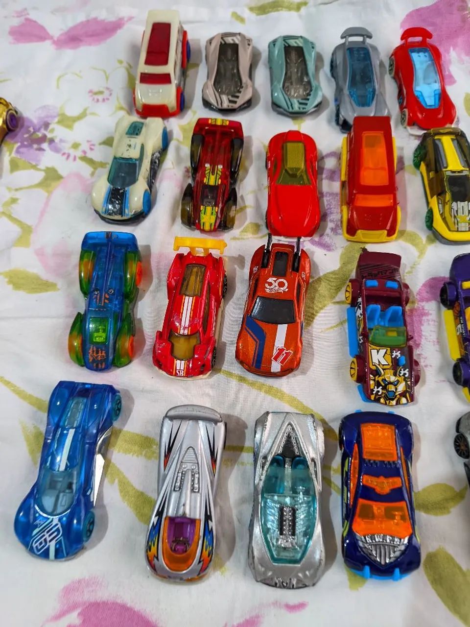 Lote 4  Hotwheels usados. - Foto 3