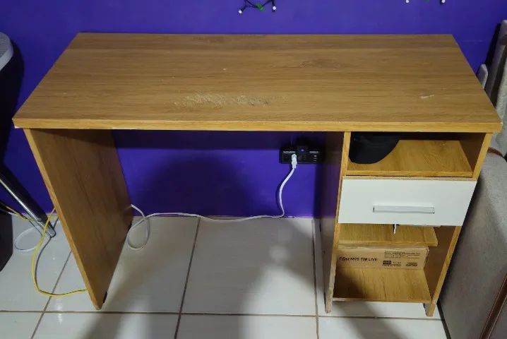 Mesinha de Escritório com gaveta - Usada - Foto 2
