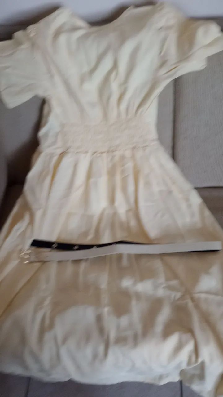 Vendo um vestido novo 