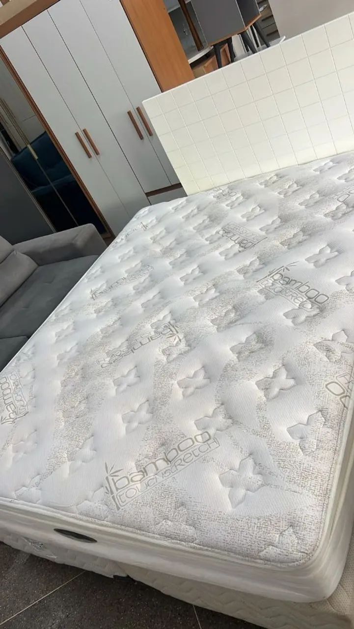 Cama box Queen size colchão simons molas ensacadas 