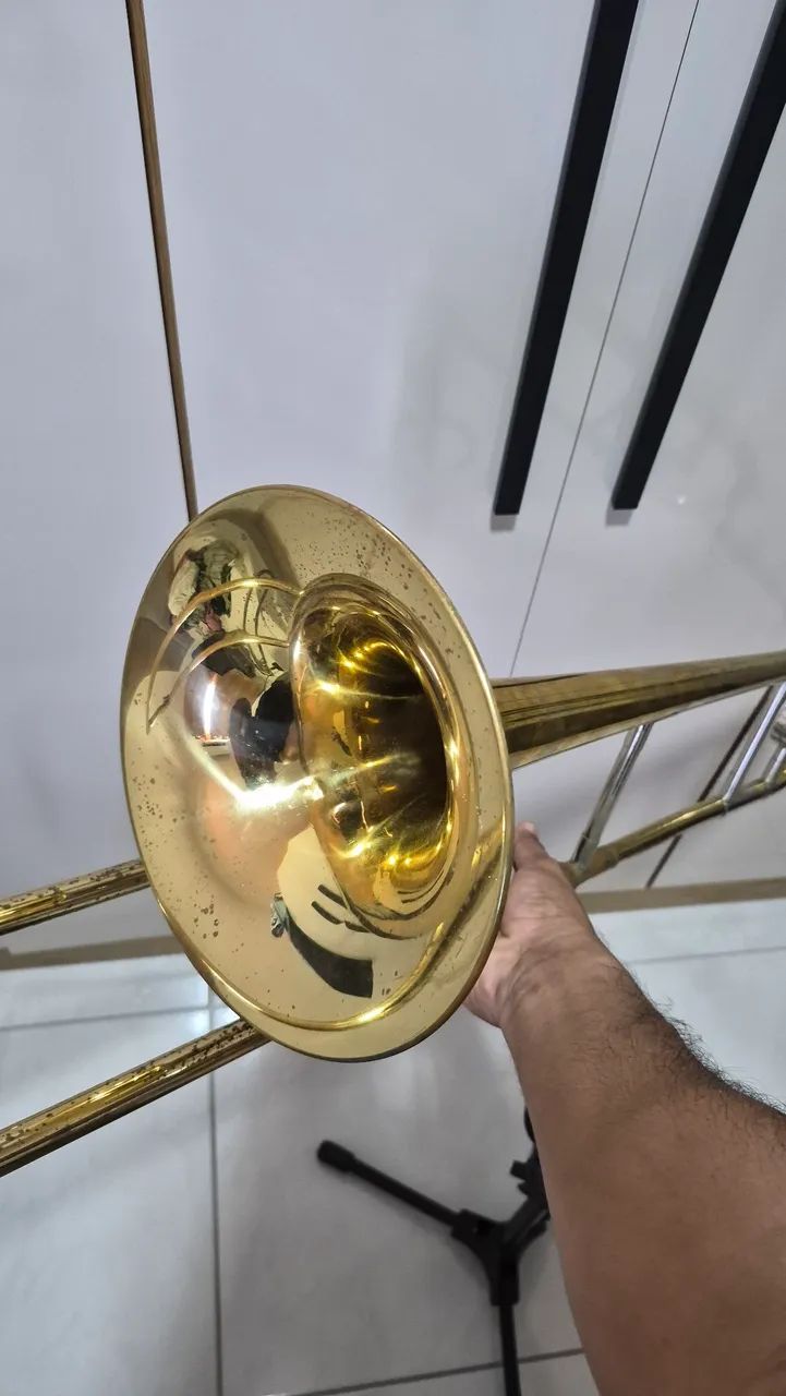 Trombone quasar