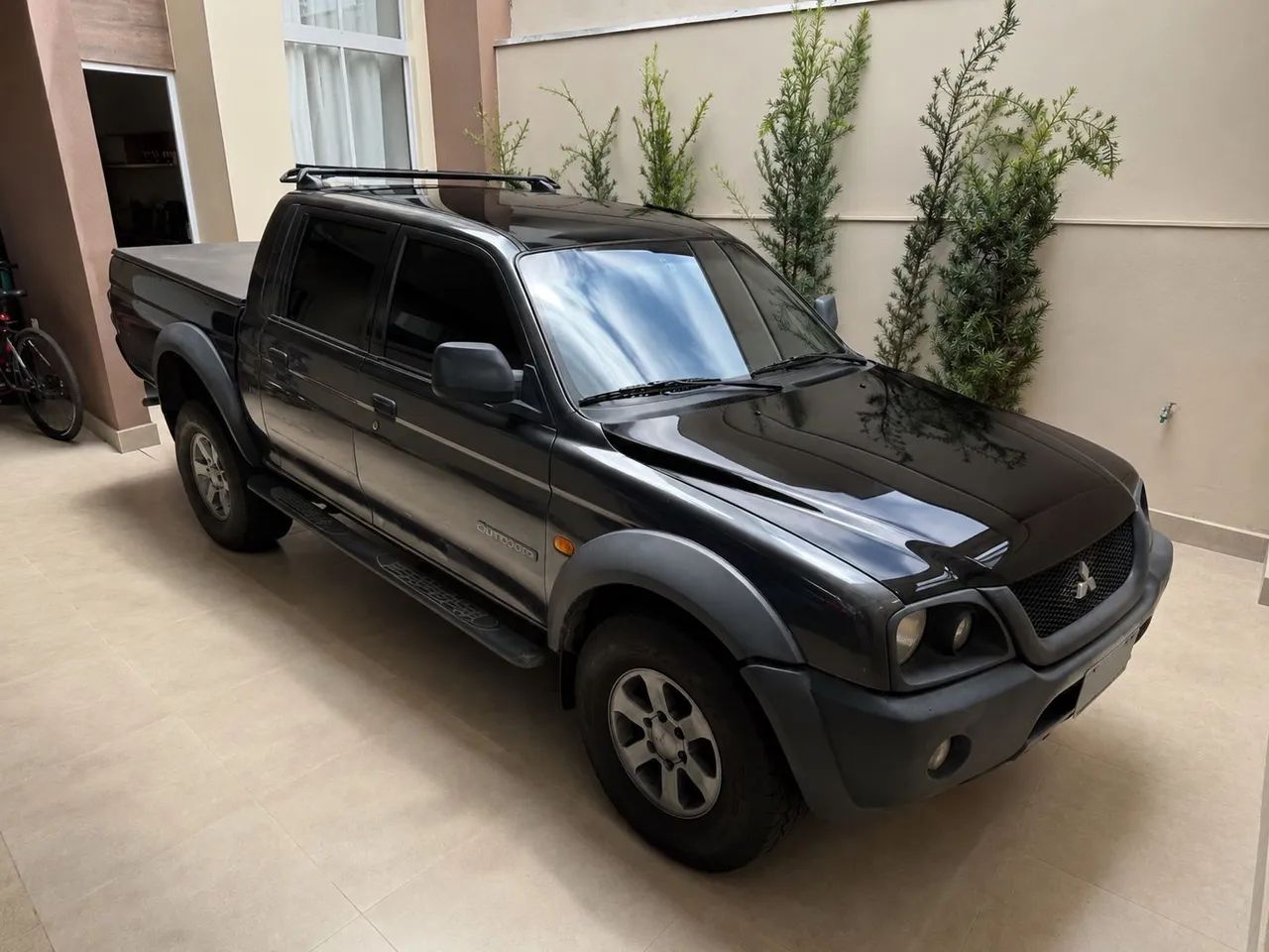 Mitsubishi L200 L200 OUTDOOR HPE 2.5 4x4 CD T.Dies. Mec. 2010