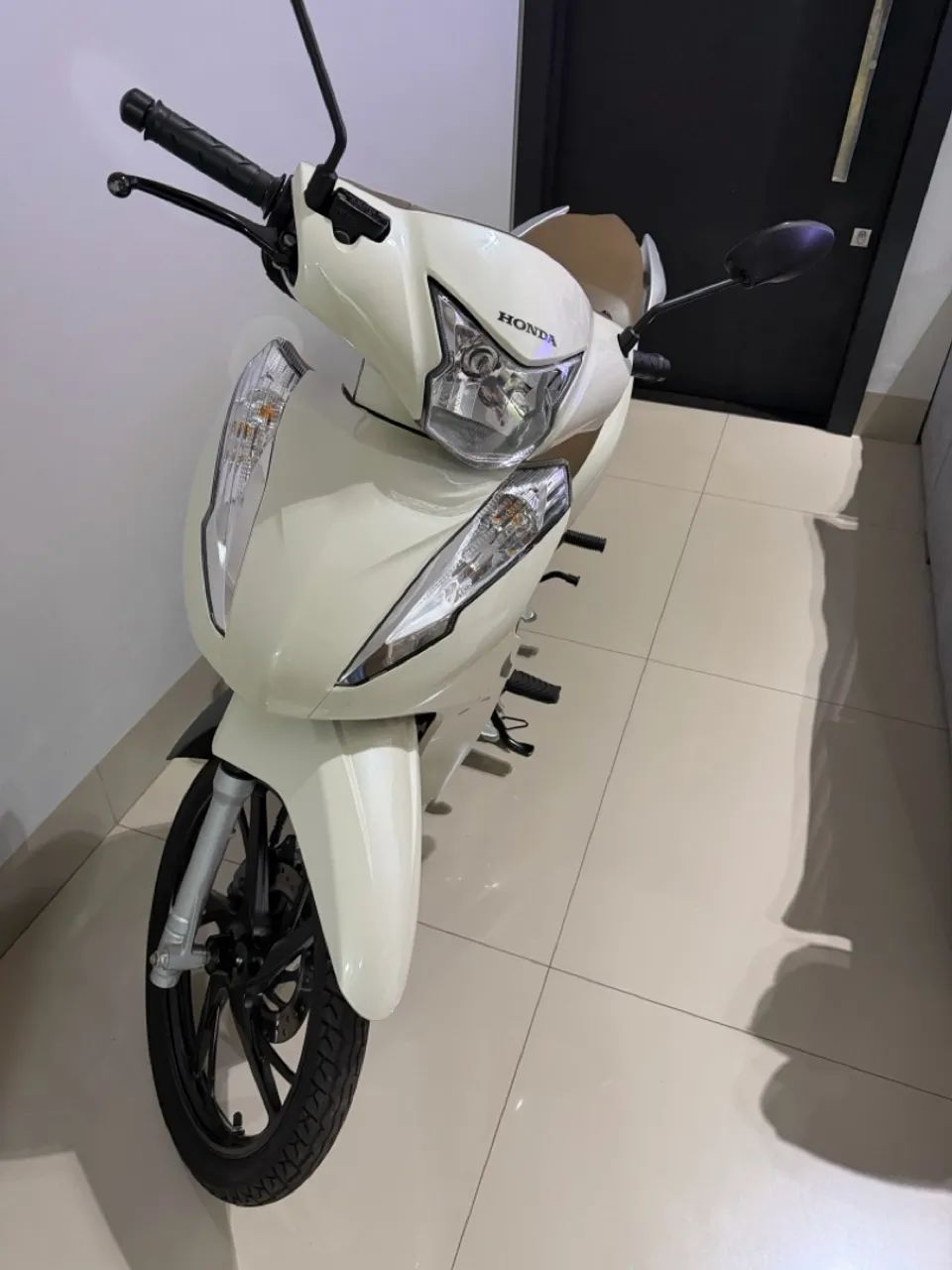 Biz Baixíssimo KM com freio de pé 