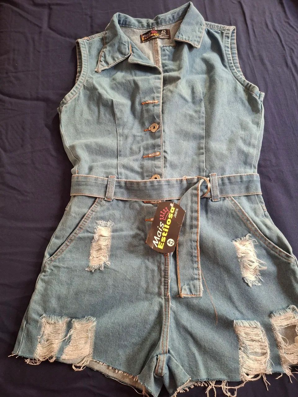 Vendo 1 conjunto e 1 macaquinho