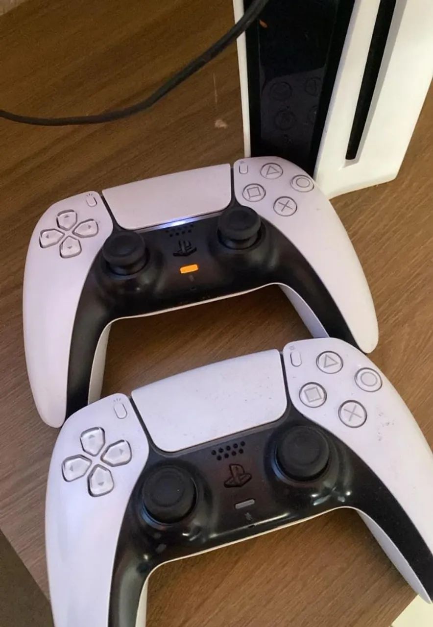 Vendo Playstation 5 Slim Com Dois Controles - Foto 2