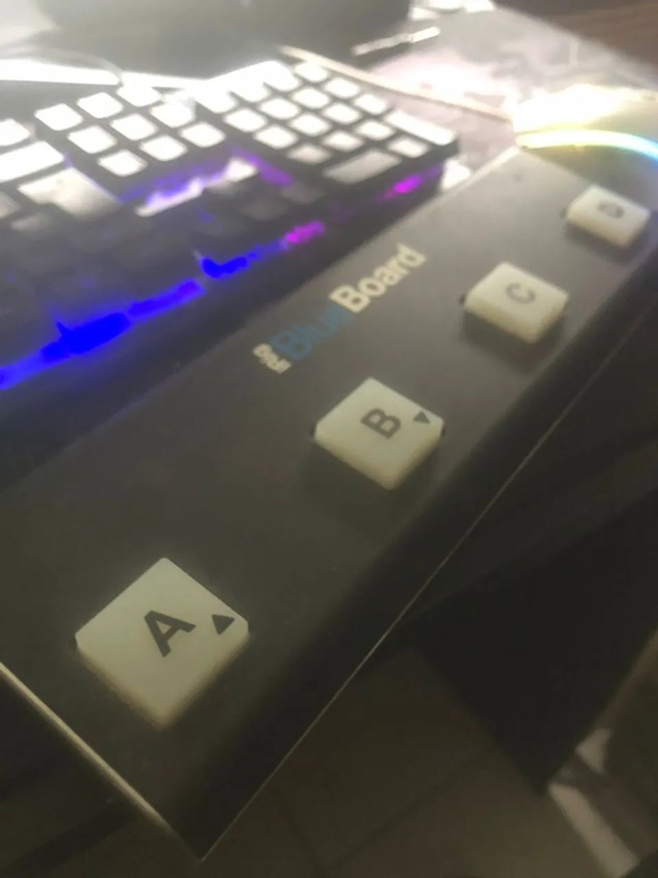Controlador MIDI iRig BlueBoard (Apple MAC , Mini, iPad, iPhone)+Cabos e adaptador - Foto 2