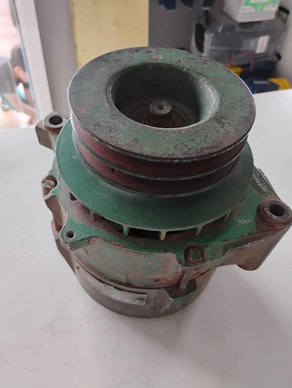 Alternador Bosch 24v Mercedes-benz - Foto 2