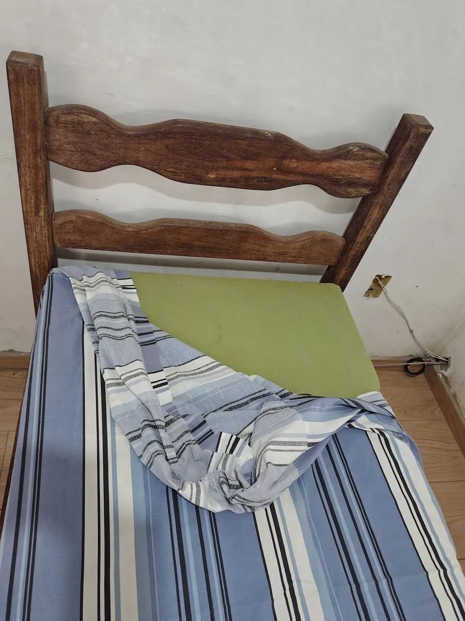 Cama de solteiro com colchão de espuma  - Foto 3