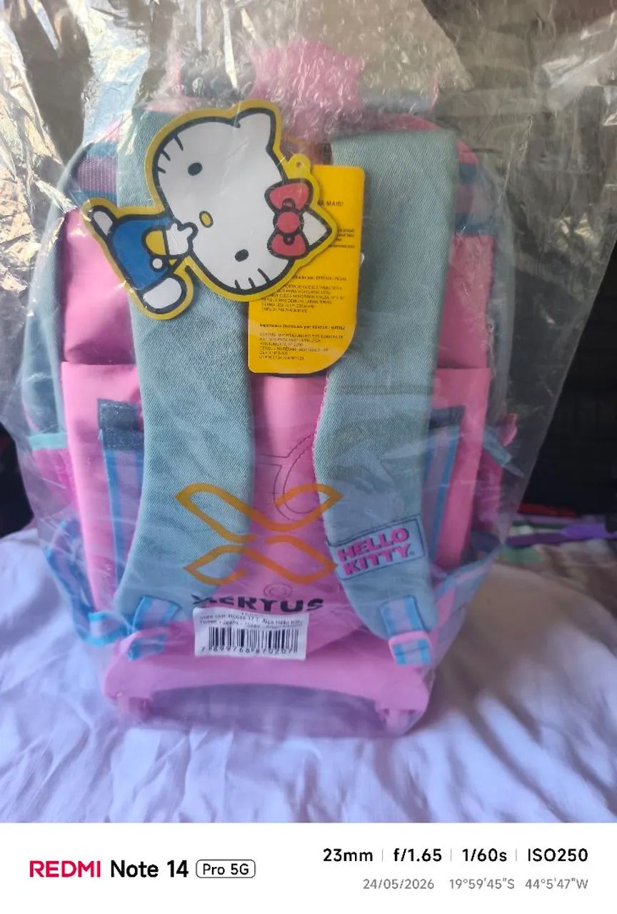 Mochila de rodinha hello Kitty feminina.  - Foto 4