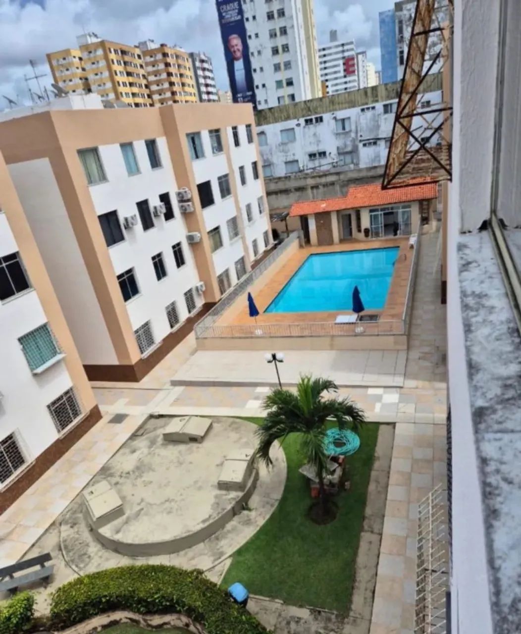 Alugo quarto em apartamento 