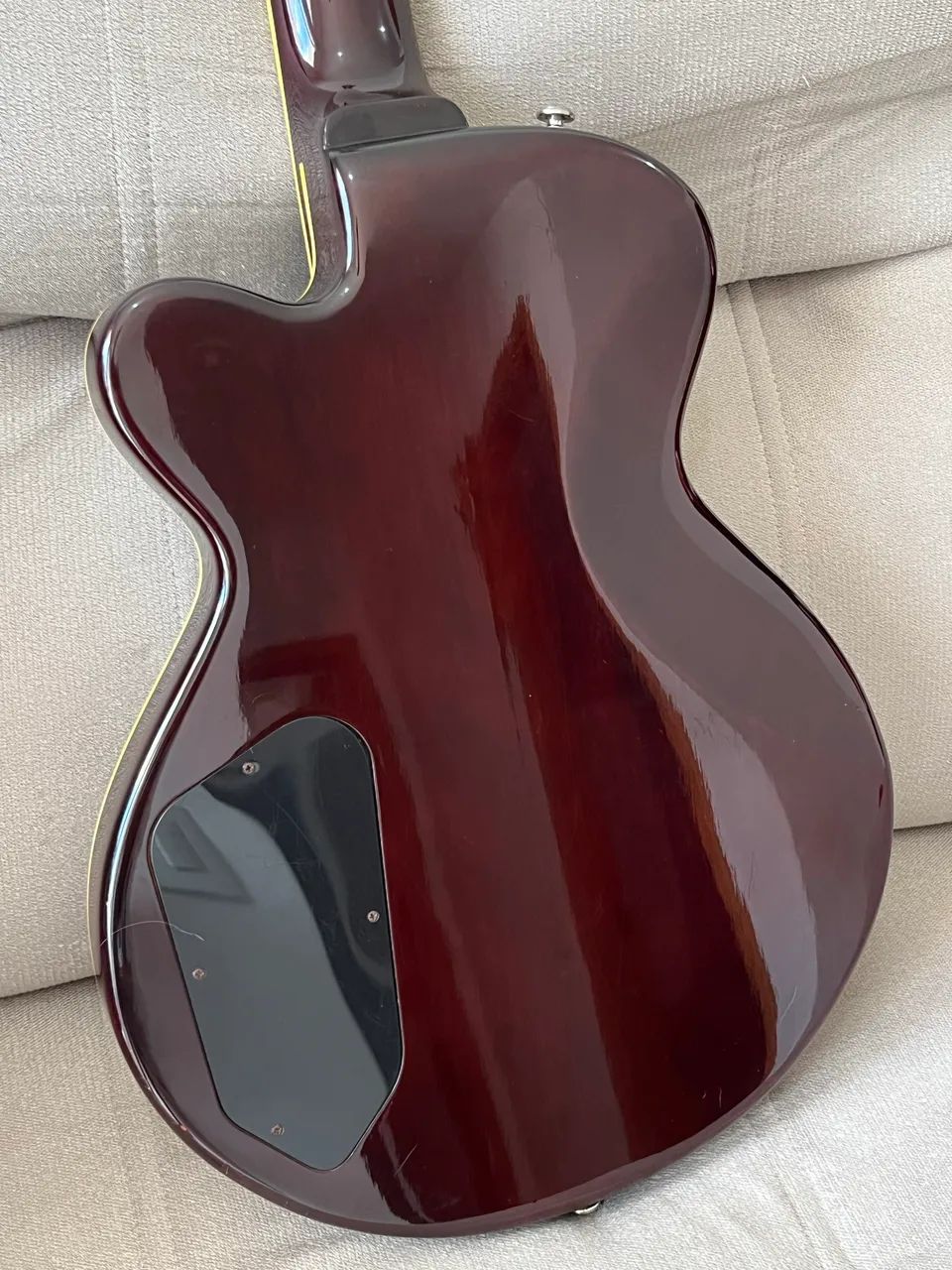 Ibanez ARC300 + Case Semi-Rígido  - Foto 4