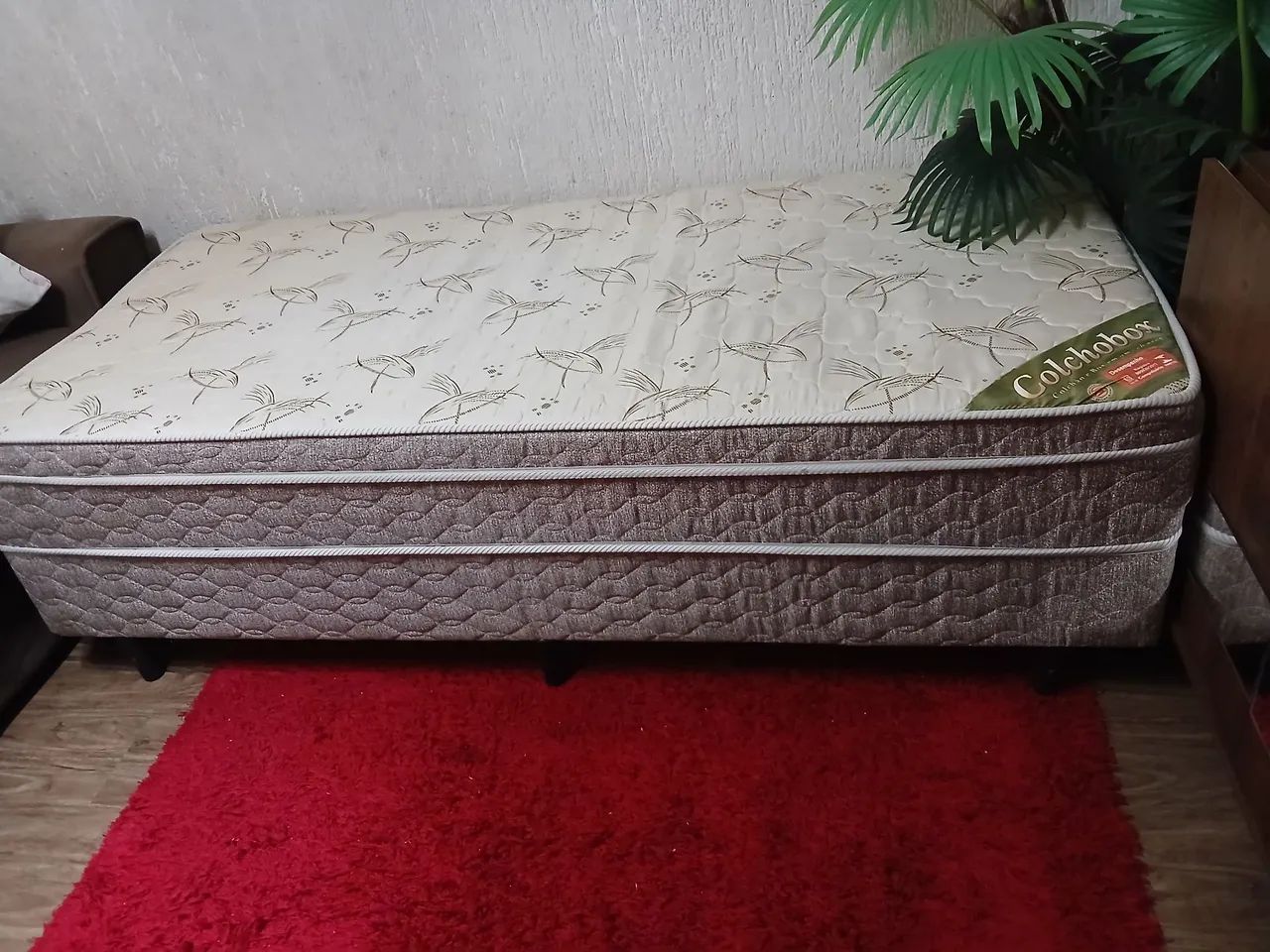 Vende se uma cama box solteiro 