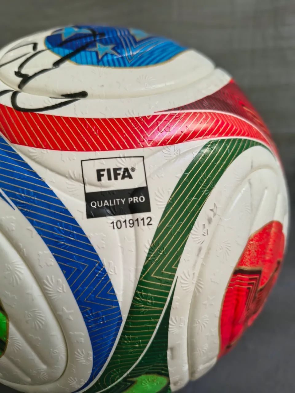 Bola Adidas Trionda Pro autografada  - Foto 3