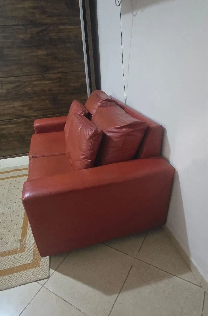Vende-se Sofá de couro - Foto 2